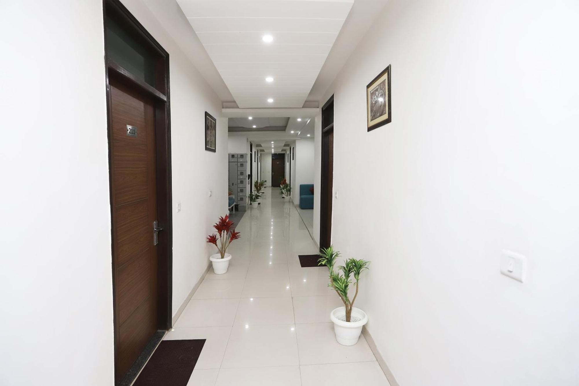 Super Capital O Levanti Near Aravali Biodiversity Park Ґурґаон Екстер'єр фото